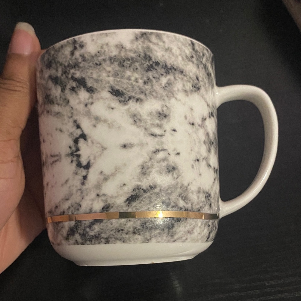 Marble Design Mug with Gold Accent